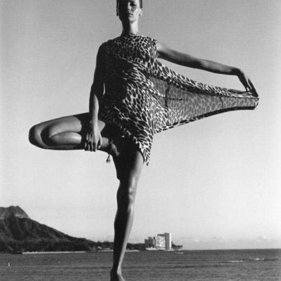 Looking Comfortable is the New Black! 🌞 - Picture 10 of 12